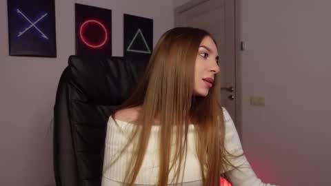 Agelina Lilly Laura online show from 02.19.25