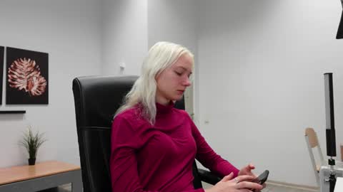 Agelina Lilly Laura online show from 09.20.25