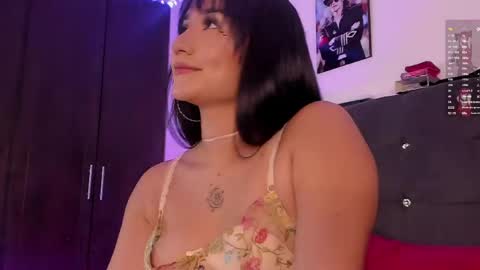Snapshot of aggie_swett chatting on 04.24.26 Maggie online show from 04.24.26