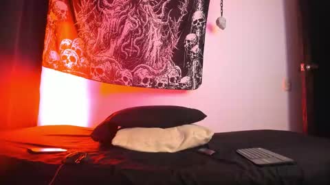 agnes_jones online show from 12.19.25