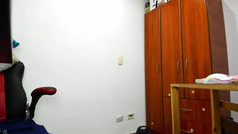 Agustin online show from 02.04.25