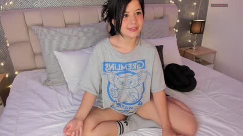 Snapshot of ah_mara chatting on 01.14.25 Ahmara online show from 01.14.25