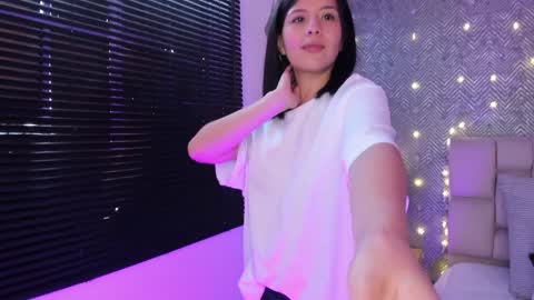 Snapshot of ah_mara chatting on 01.16.25 Ahmara online show from 01.16.25