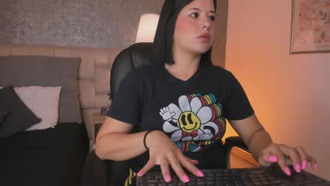 Ahmara  online show from 04.08.26