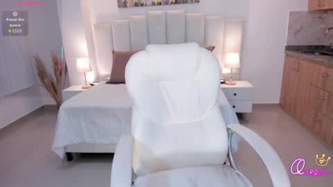 AIDA ADAMS online show from 03.06.26