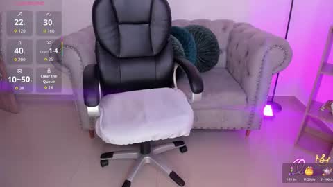 AIDA ADAMS online show from 03.07.26