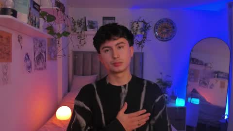 Snapshot of aidan_hale chatting on 10.06.25 A H online show from 10.06.25