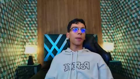 Snapshot of aiden_royce chatting on 10.06.25 aiden_royce online show from 10.06.25