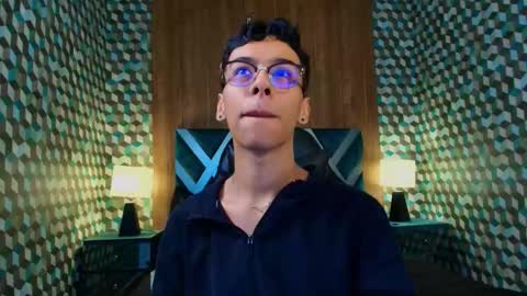 Snapshot of aiden_royce chatting on 10.12.25 aiden_royce online show from 10.12.25