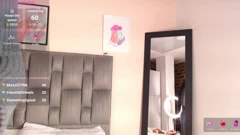 Snapshot of aiilynn_1 chatting on 12.01.25 Ailyn online show from 12.01.25