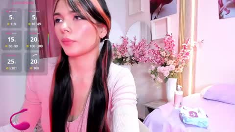 Snapshot of aili_queen chatting on 05.26.26 Catalina online show from 05.26.26