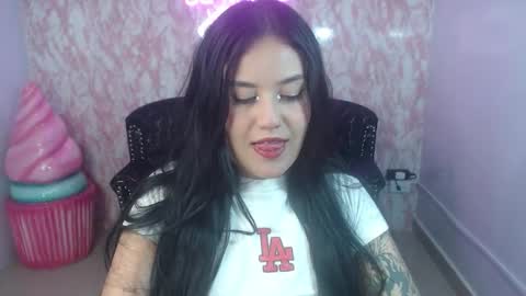 Snapshot of ailyn_ch1 chatting on 02.18.26 ailyn_ch1 online show from 02.18.26