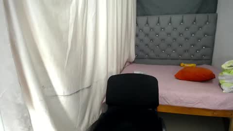 Snapshot of ailyn_rosendo chatting on 01.24.25 ailyn_rosendo online show from 01.24.25