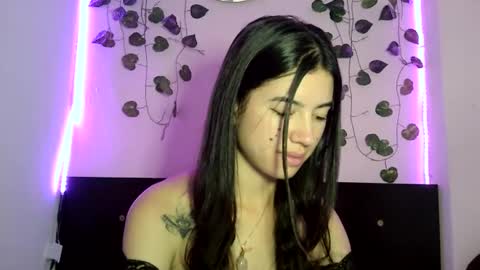 Snapshot of aine_ileana chatting on 12.06.24 J online show from 12.06.24