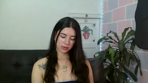 Snapshot of aine_ileana chatting on 07.02.26 J online show from 07.02.26