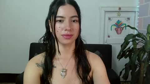 Snapshot of aine_ileana chatting on 07.09.26 J online show from 07.09.26