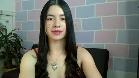 Snapshot of aine_ileana chatting on 07.12.26 J online show from 07.12.26