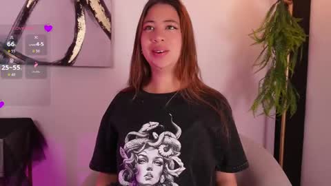 Snapshot of airi_pierce chatting on 03.22.26 Airi online show from 03.22.26