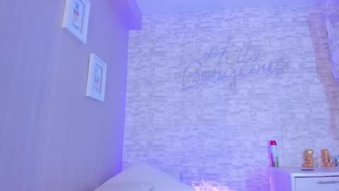 Aisha online show from 02.18.25