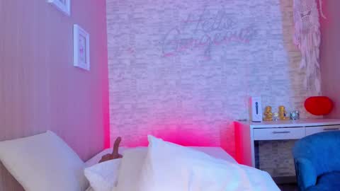 Aisha online show from 02.23.25