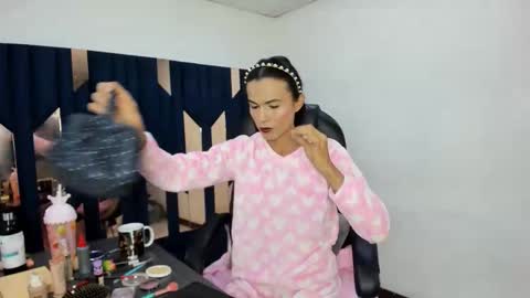 Aisha online show from 02.04.26