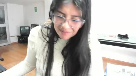 Snapshot of aisha_latina chatting on 05.27.26 Katie online show from 05.27.26