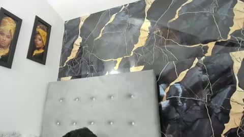 Snapshot of aisha_saleh chatting on 11.29.25 Aisha online show from 11.29.25