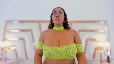 Snapshot of aisharodgers00 chatting on 11.24.25 Aisha Rodgers online show from 11.24.25