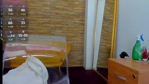 Snapshot of aisharouhi chatting on 09.27.25 Aisha online show from 09.27.25