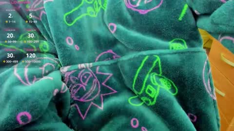 Snapshot of aisharouhi chatting on 10.10.25 Aisha online show from 10.10.25