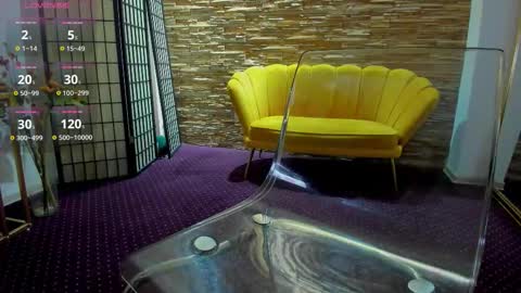 Snapshot of aisharouhi chatting on 10.14.25 Aisha online show from 10.14.25