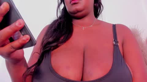 aishazaa online show from 11.13.25