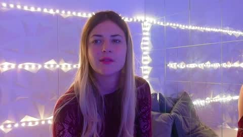 Aisha online show from 11.04.25