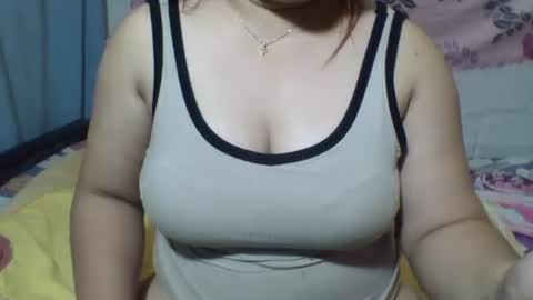 Snapshot of aislahrose chatting on 01.19.26 rosie online show from 01.19.26