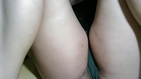 Snapshot of aislahrose chatting on 02.19.26 rosie online show from 02.19.26