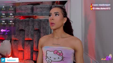 Queen Dumont   online show from 12.26.24