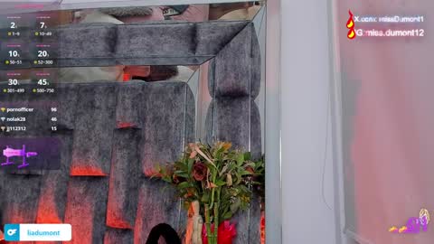 Queen Dumont   online show from 12.27.24