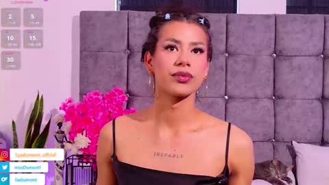 Queen Dumont   online show from 02.10.26