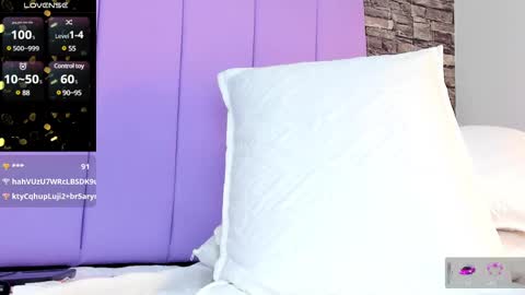 Snapshot of aixa_hill1 chatting on 02.27.25 online show from 02.27.25