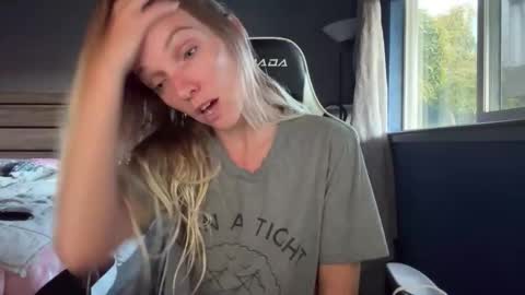 AJ online show from 04.04.26