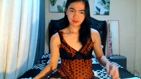 Snapshot of akamamiki25 chatting on 05.22.26 akamamiki25 online show from 05.22.26