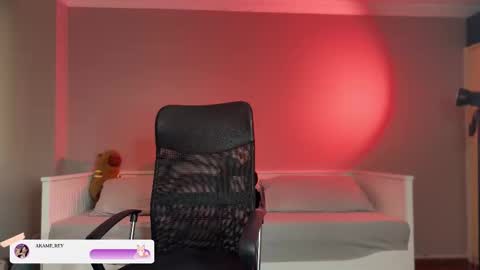 Snapshot of akame_s chatting on 10.28.25 online show from 10.28.25