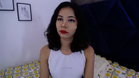 A K A N E  U W U online show from 10.08.25