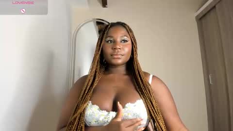 Snapshot of akanecox chatting on 10.31.25 akane online show from 10.31.25