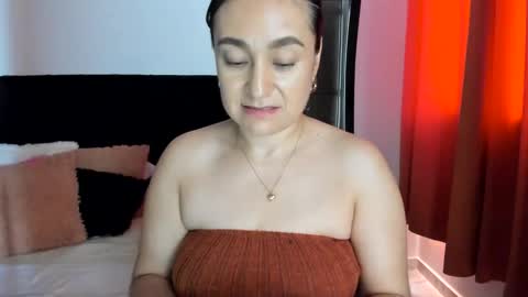 Snapshot of akanekihm chatting on 04.01.26 MIRANDA online show from 04.01.26