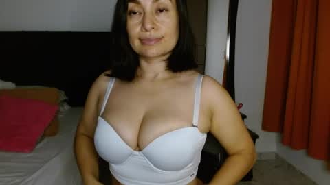 Snapshot of akanekihm chatting on 07.14.26 MIRANDA online show from 07.14.26