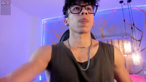 akazaboy online show from 09.15.25