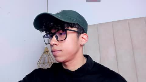 Snapshot of akazaboy chatting on 04.17.26 akazaboy online show from 04.17.26