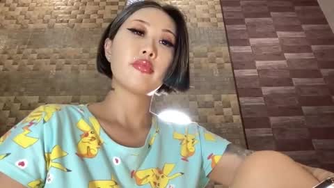 Snapshot of akemi_jp chatting on 01.27.25 Akemi online show from 01.27.25