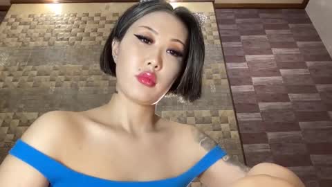 Snapshot of akemi_jp chatting on 02.05.25 Akemi online show from 02.05.25